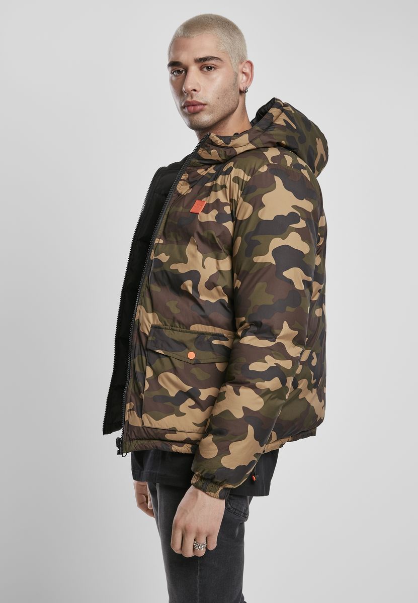 Ανδρικό Jacket Reversible Hooded Puffer Urban Classics Tb3806 Black Wood Camo Outlet ανδρικά Simple Wear
