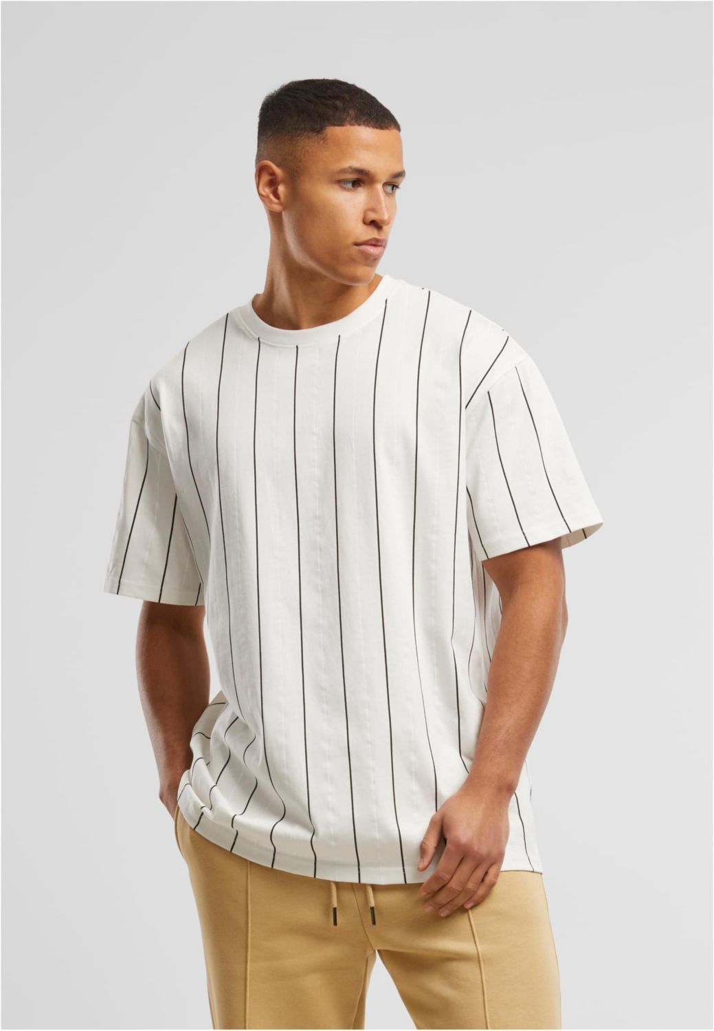 T-Shirt TB7311-19930 Urban Classics offwhite/white/black