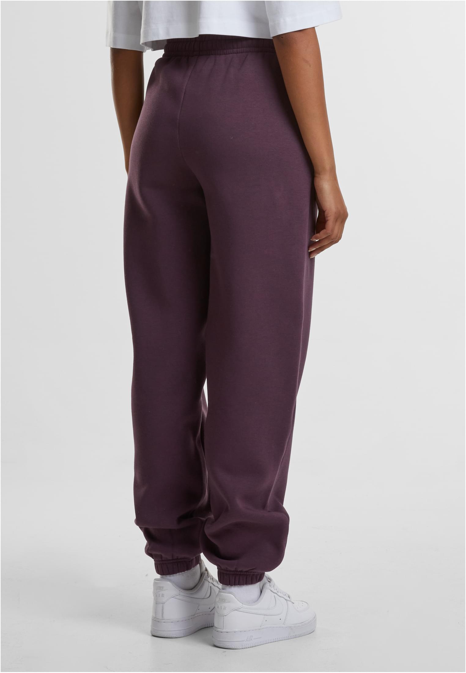 Ladies Fluffy Sweatpants Urban Classics TB7107-18329 plumpurple