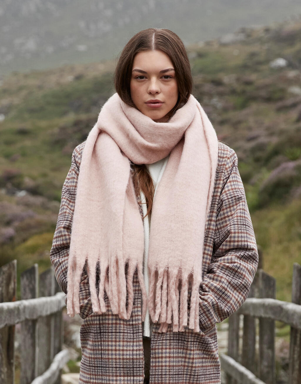 Κασκόλ Fluffy B496R Beechfield Blush αξεσουάρ Καπέλα Simple Wear