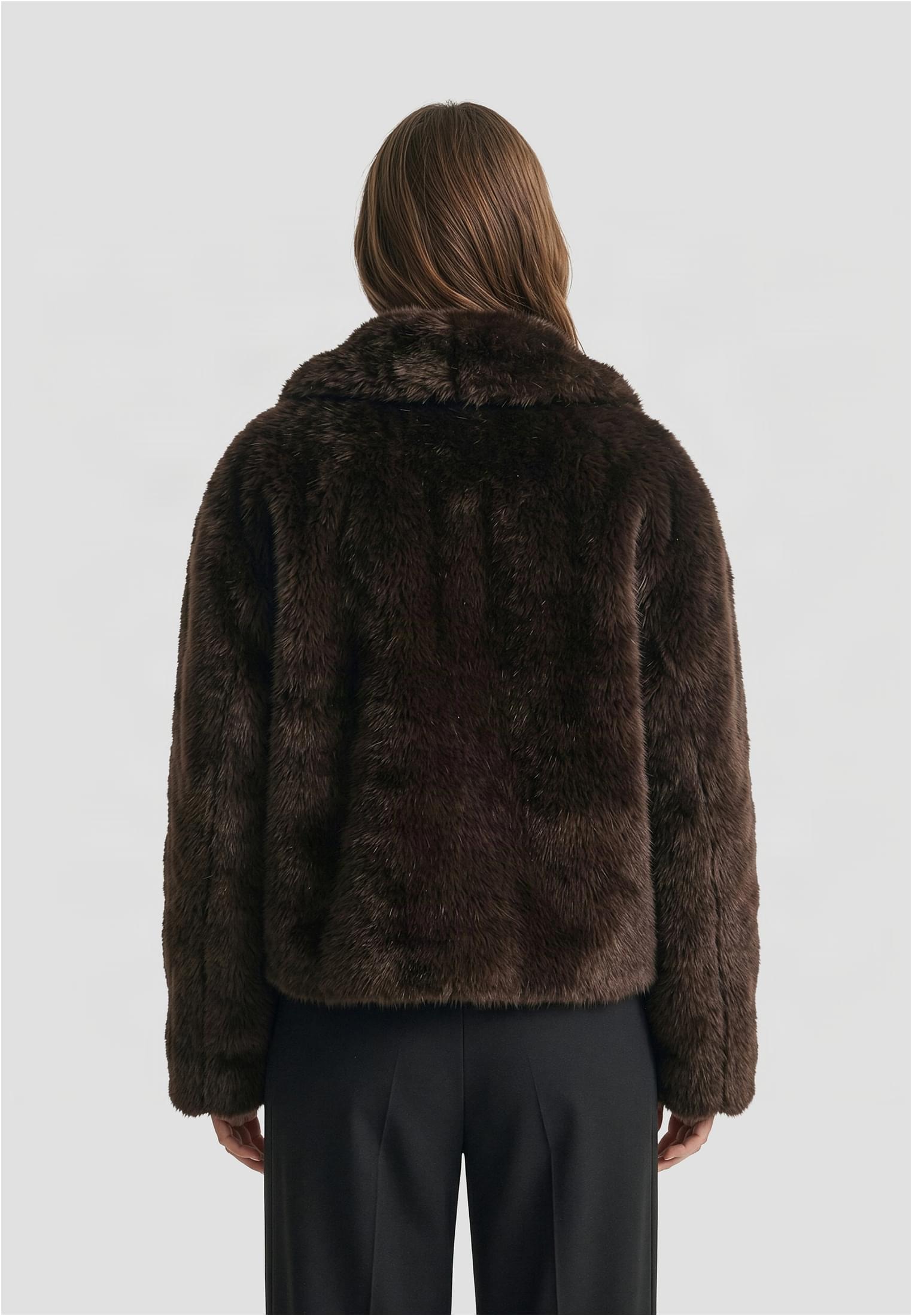 Γυναικείο κοντό μπουφάν Faux Fur Jacket με ζεστό υλικό TB8120-00075 Urban Classics brown