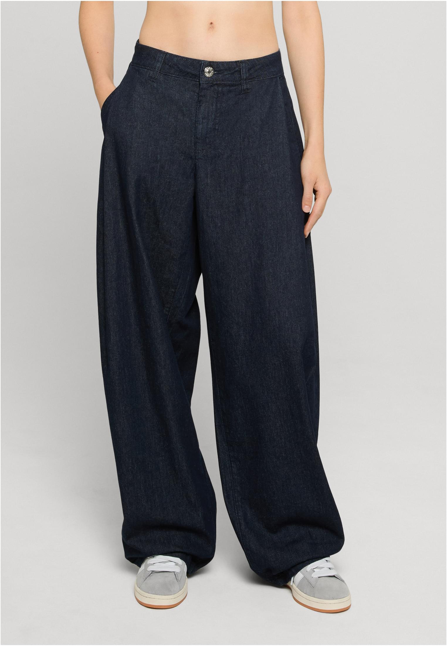 Γυναικεία παντελόνια βαρελιού Light Denim με φαρδύ πόδι TB8296-23074 Urban Classics blue rinsed washed