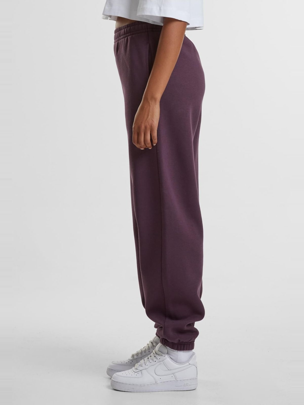 Ladies Fluffy Sweatpants Urban Classics TB7107-18329 plumpurple