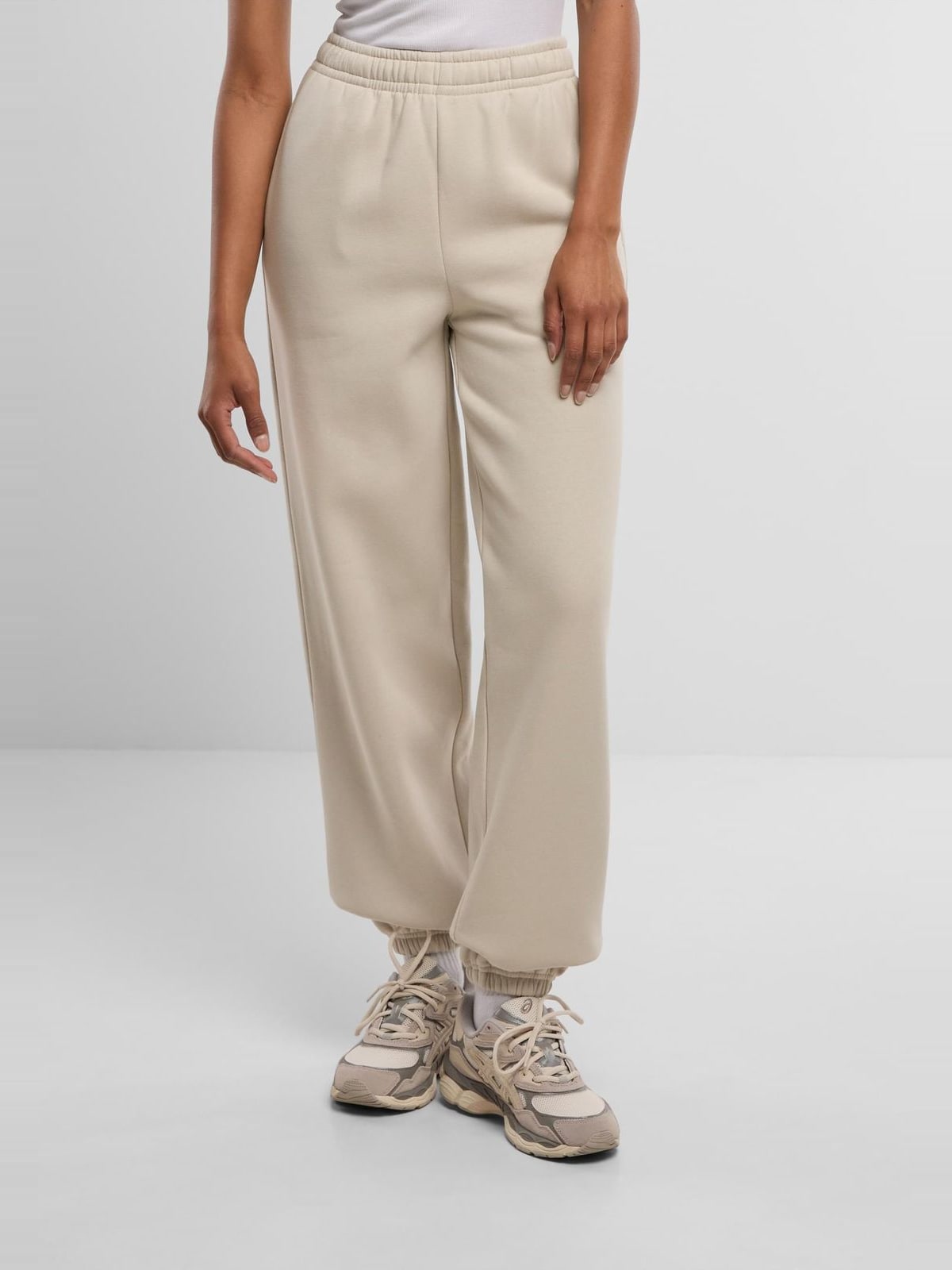 Γυναικείες fluffy sweatpants άνετη εφαρμογή TB7107-01325 Urban Classics cloud