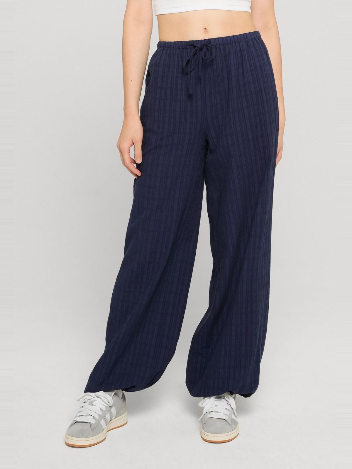 Γυναικείες παντελόνες Baggy Fit Volume με φαρδιά γραμμή TB8285-00155 Urban Classics navy