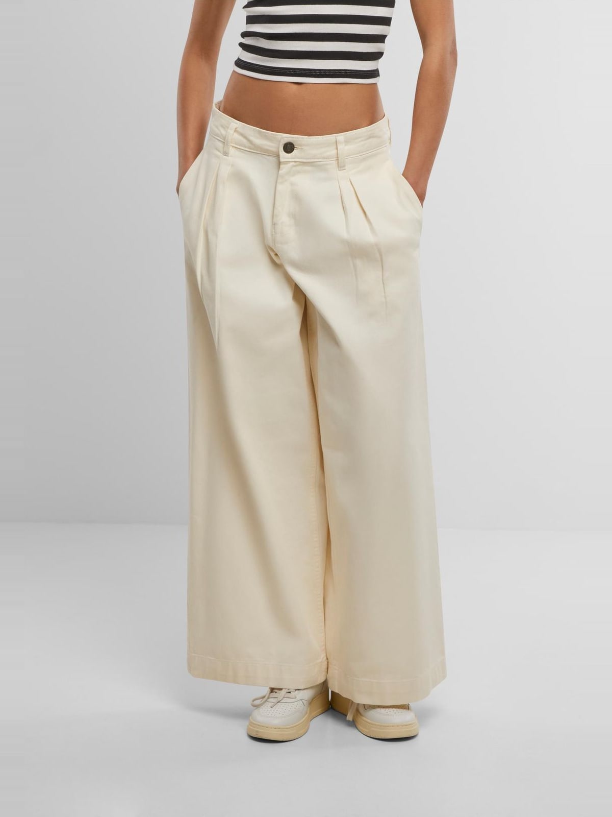 Φαρδύ παντελόνι τζιν Ladies Wide Leg Light Denim Pants με 100% βαμβάκι TB7192-02903 Urban Classics whitesand