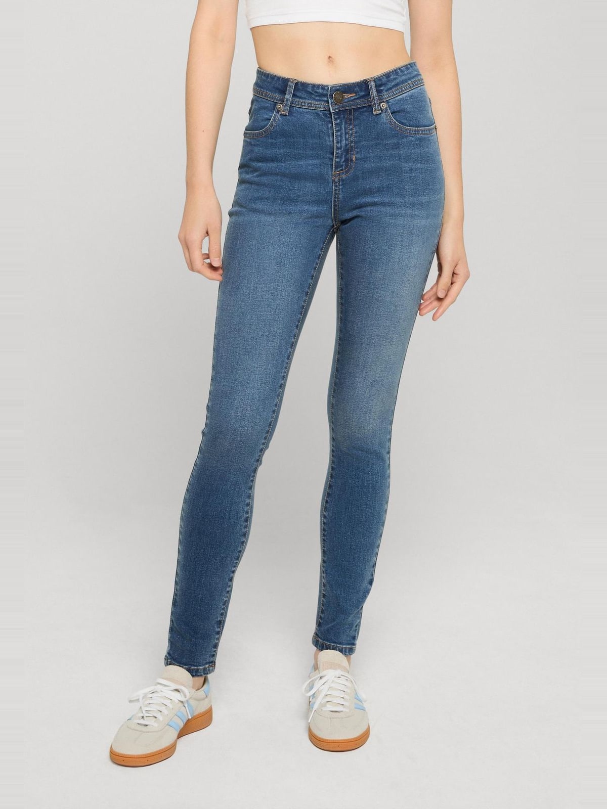 Ladies Skinny Fit Denim με άνετη εφαρμογή TB8370-04326 Urban Classics light blue washed
