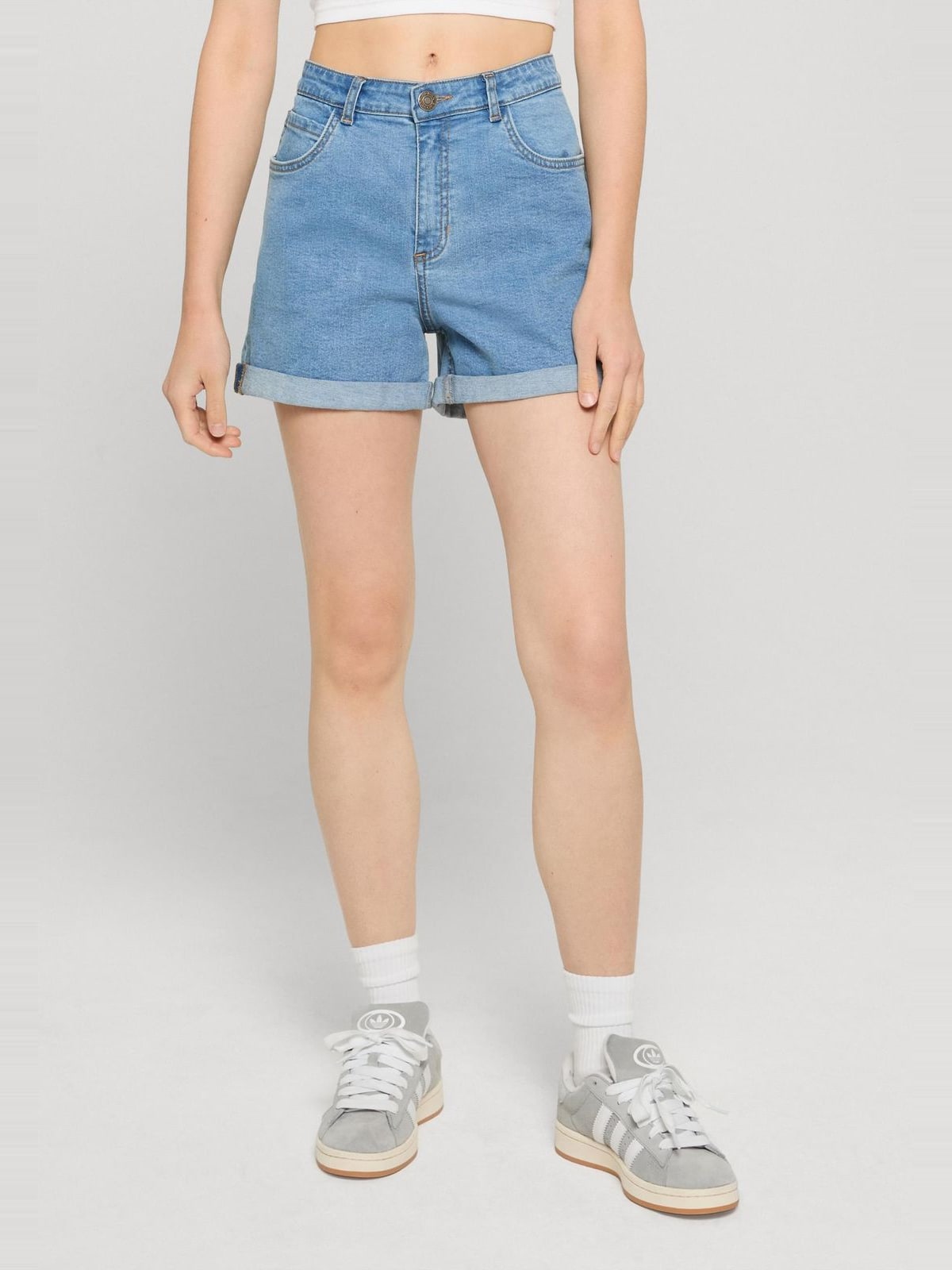 Γυναικεία σορτς υψηλής μέσης Denim Shorts με άνετη εφαρμογή TB8371-04326 Urban Classics light blue washed