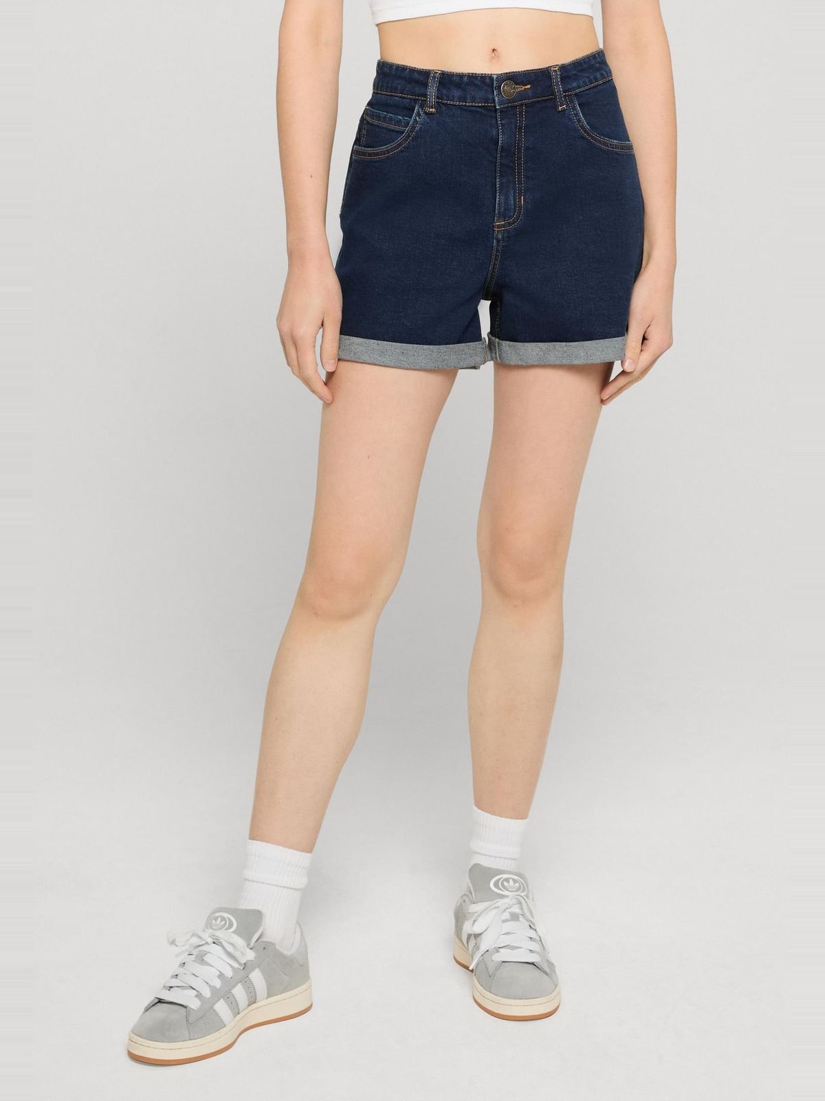 Γυναικεία σορτς υψηλής μέσης Denim Shorts με άνετη εφαρμογή TB8371-12060 Urban Classics dark blue washed