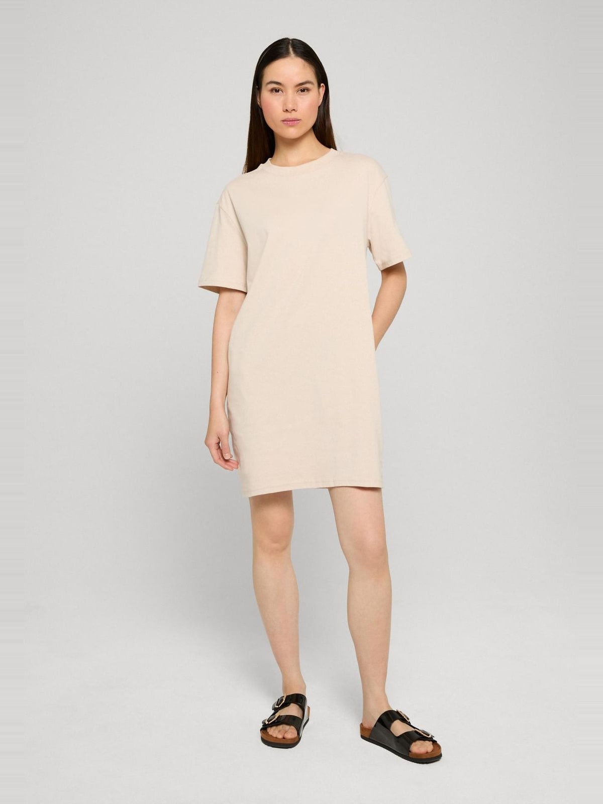 Άνετο φόρεμα Everyday Dress με χαλαρή σιλουέτα TB8290-01325 Urban Classics cloud