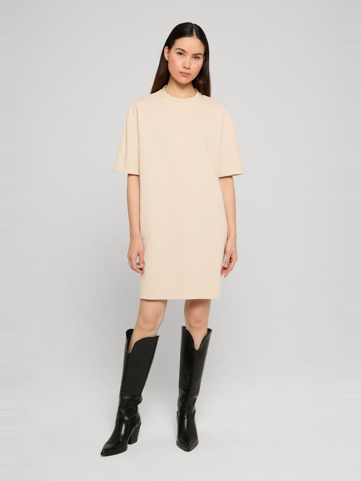 Γυναικείο φόρεμα T-shirt Ladies Structured Jersey Tee Dress με καθαρές γραμμές TB8299-01325 Urban Classics cloud