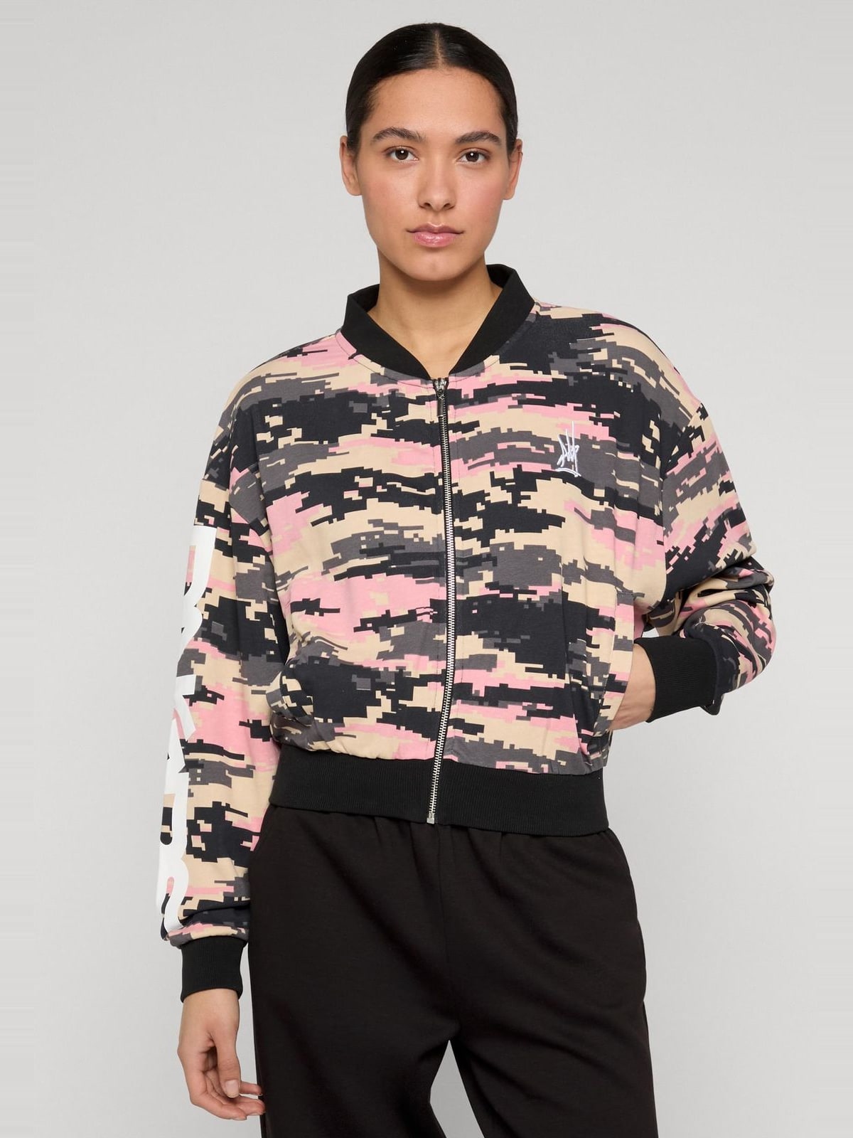 Cropped bomber jacket Express College με ψηφιακό καμουφλάζ DLJA152-17104 Dangerous DNGRS pixelcamouflage
