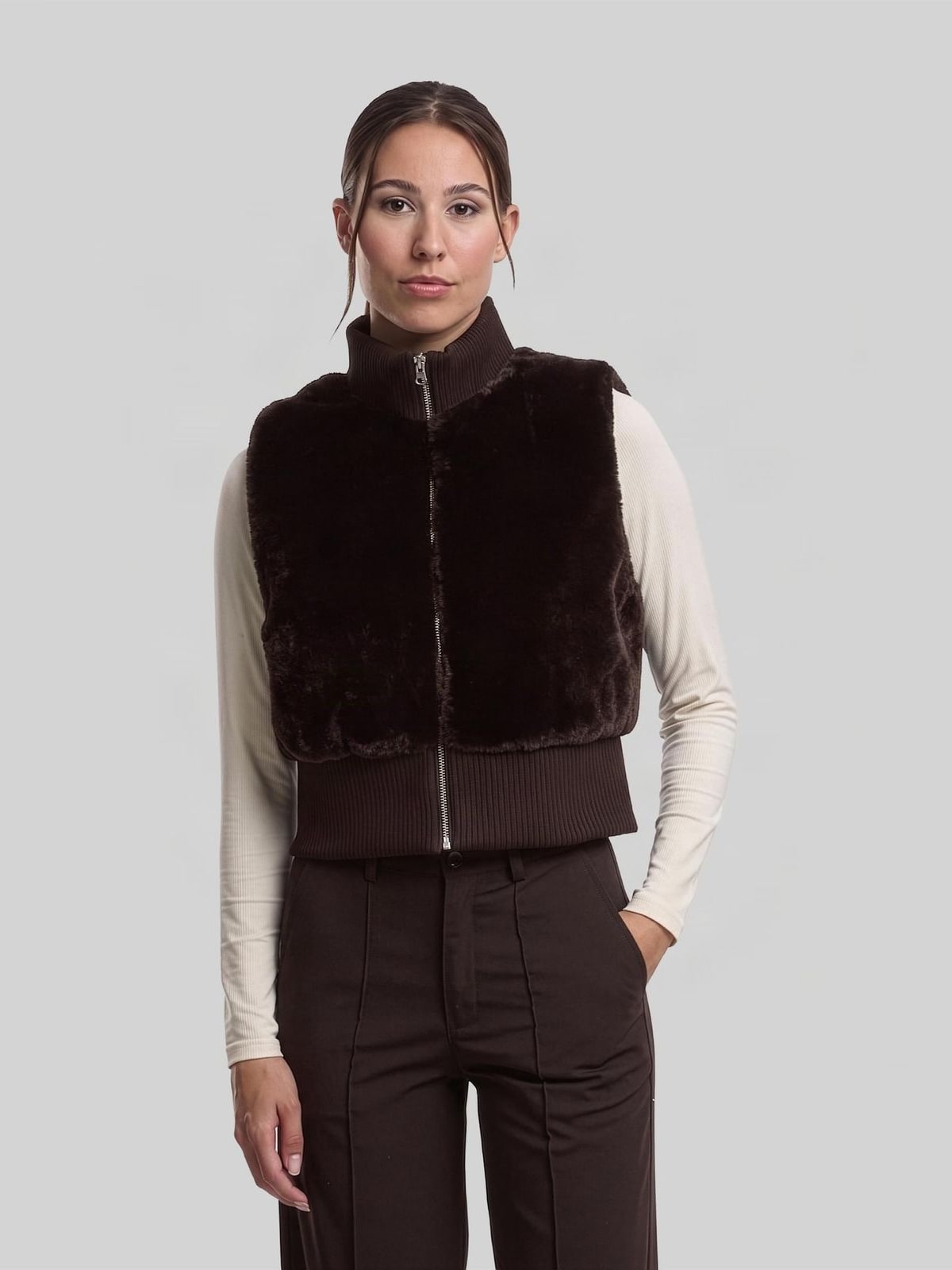 Γυναικείο γιλέκο Cropped Faux Fur Vest με ψεύτικη γούνα TB7933-00075 Urban Classics brown