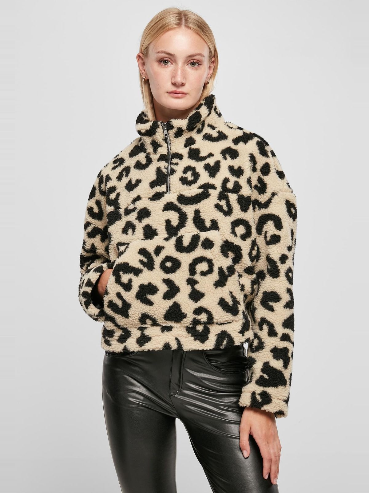 Ladies Short AOP Sherpa Troyer με oversized εφαρμογή TB5450-04251 Urban Classics sandleo