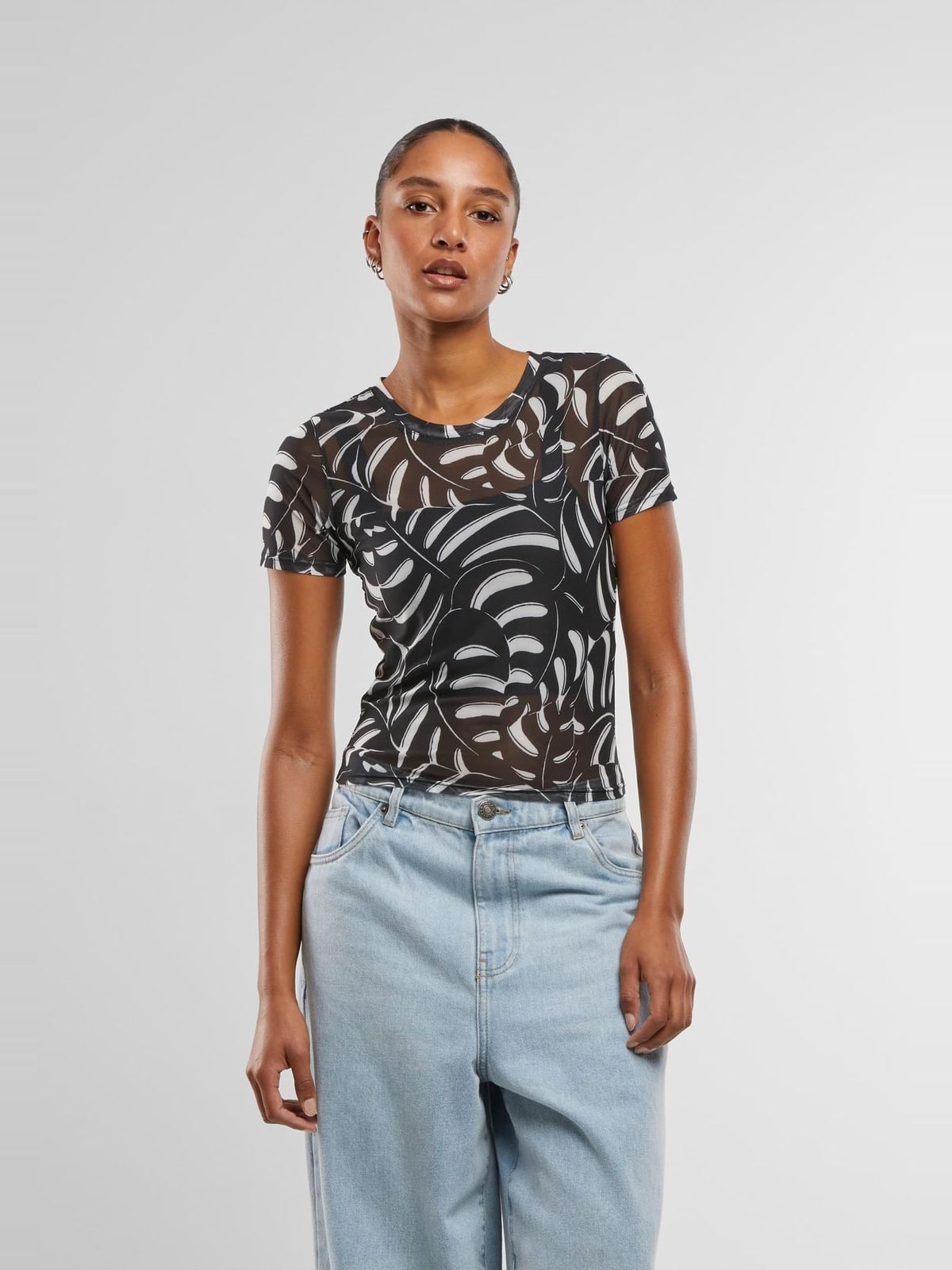 Γυναικεία μπλούζα AOP Mesh Tee με εντυπωσιακό all-over print TB6880-20682 Urban Classics blackleaf