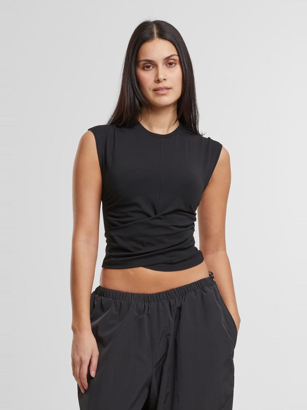 Γυναικεία μπλούζα Ladies Cropped Wrapped Top με σφιχτή εφαρμογή TB7450-00007 Urban Classics black