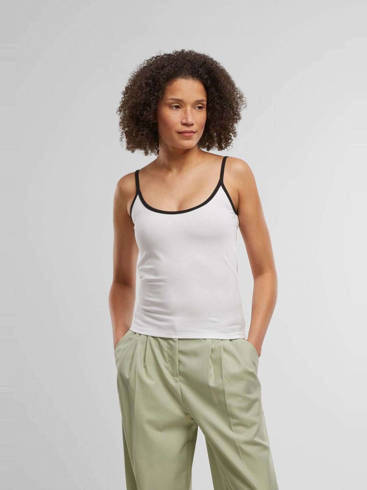 Γυναικείο Tanktop 2-Pack με κανονική εφαρμογή TB7485A-20667 Urban Classics white/black+white/black