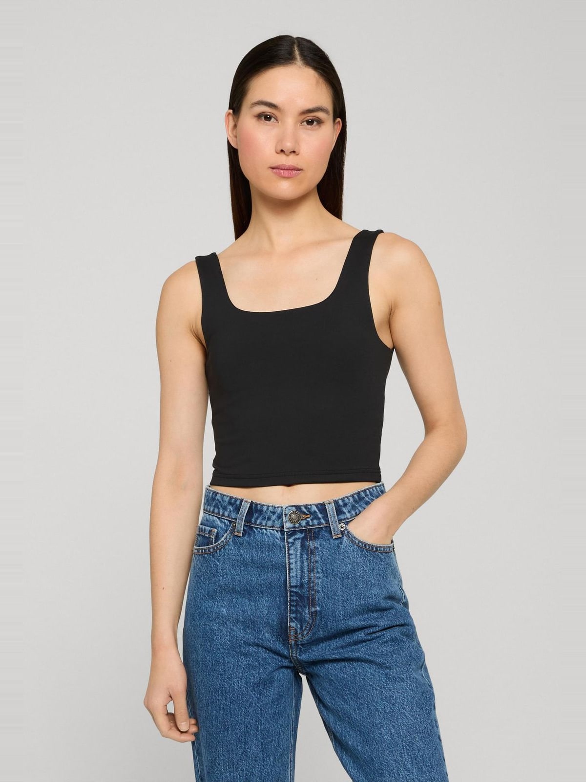 Cropped top με ασύμμετρο λαιμόκοψη TB8349-00007 Urban Classics black
