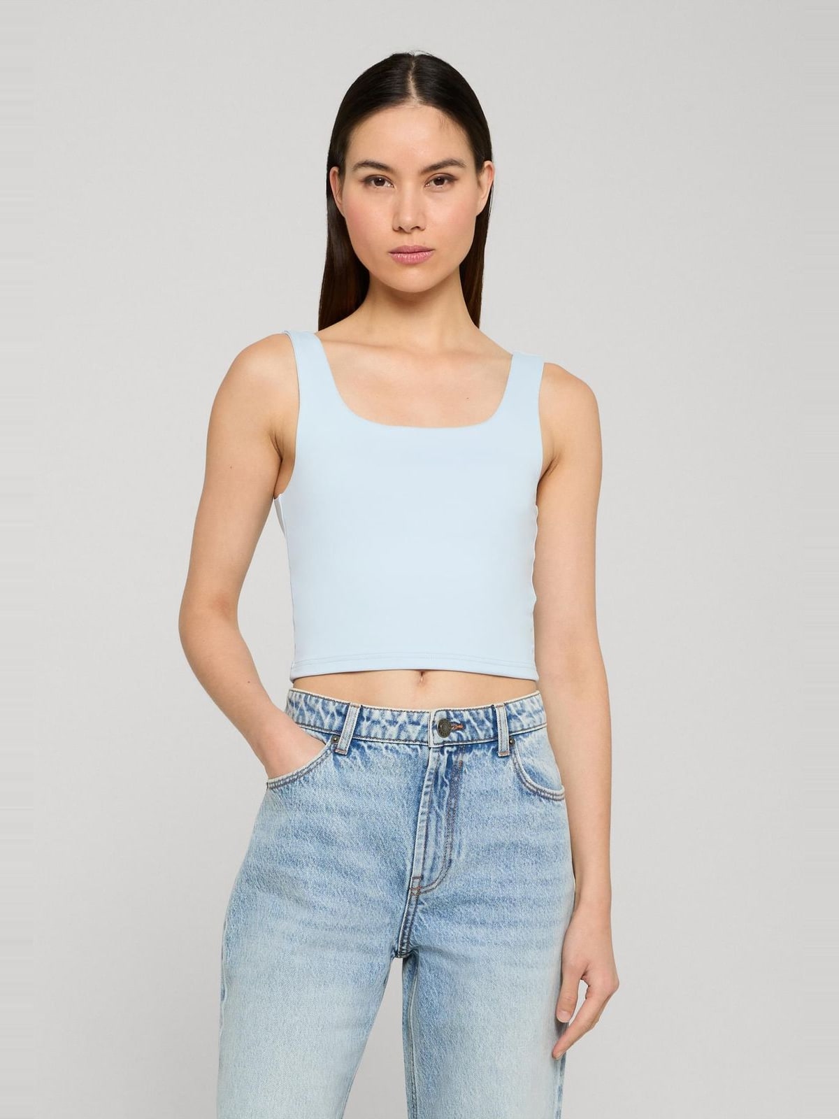 Cropped top με ασύμμετρο λαιμόκοψη TB8349-21550 Urban Classics freezeblue
