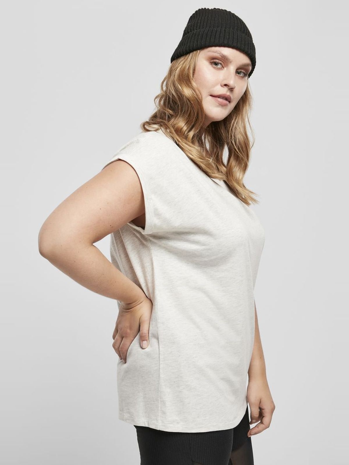 T-shirt TB771 Urban Classics Extended Shoulder Tee Light Grey