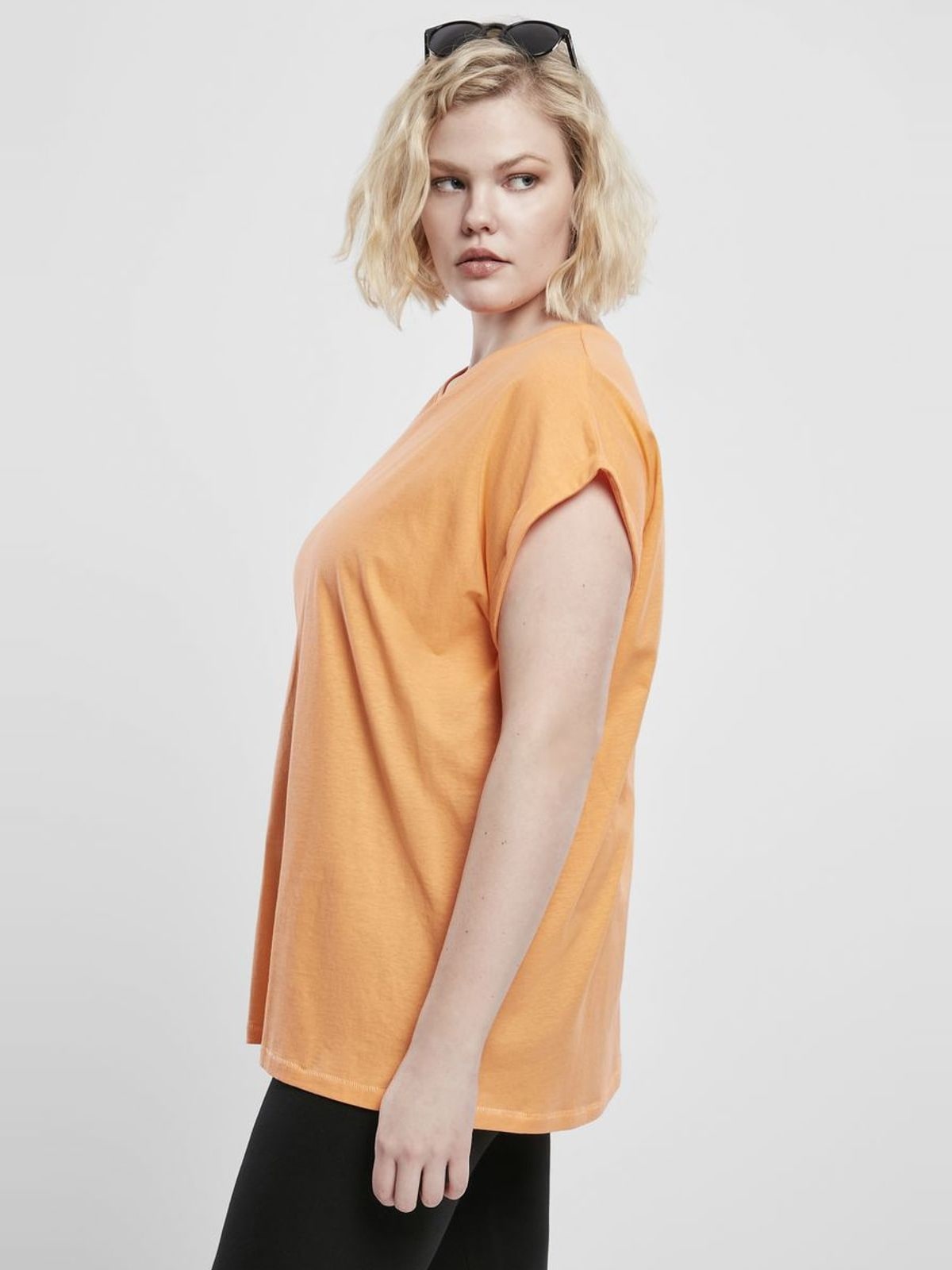 T-shirt TB771-02431 Urban Classics Papaya