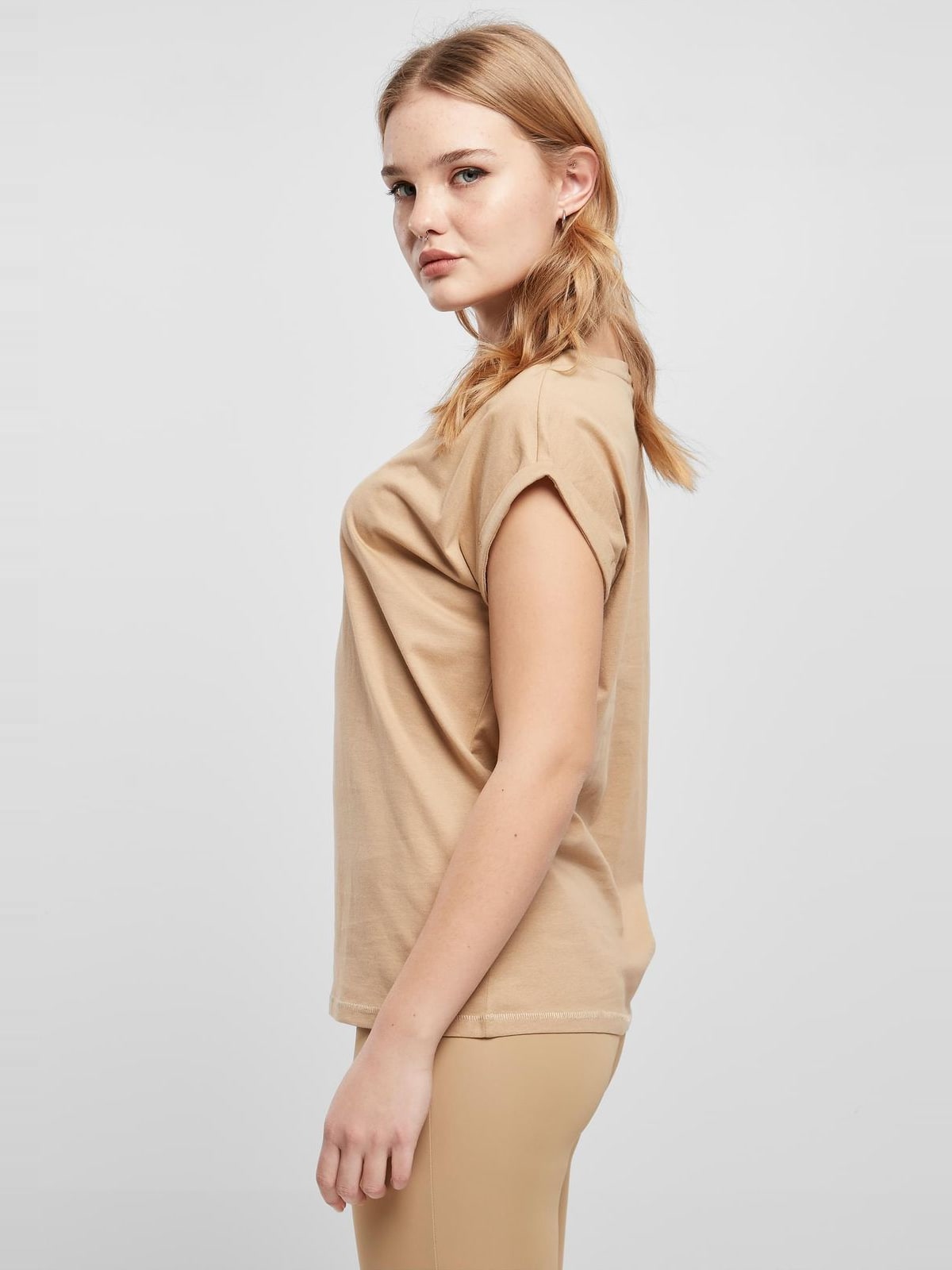 T-shirt TB771 Urban Classics Extended Shoulder Tee unionbeige
