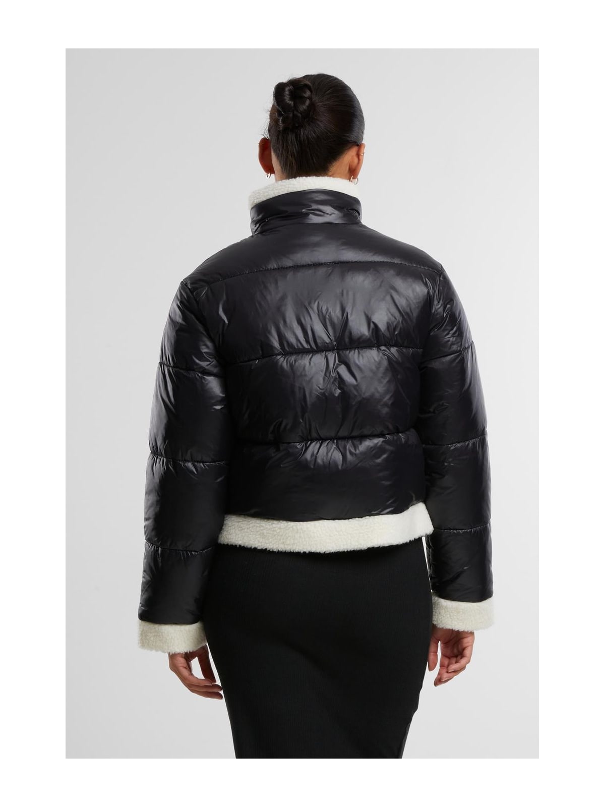 Γυναικείο Μπουφάν Puffer TB7074-03275 Urban Classics black/whitesand