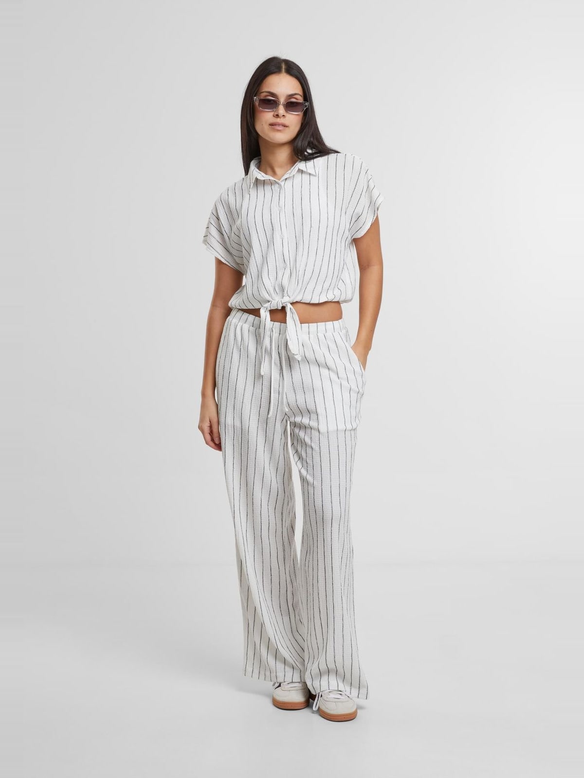 Γυναικεία Ριγέ Μπλούζα TB7474-04577 Urban Classics offwhite/black