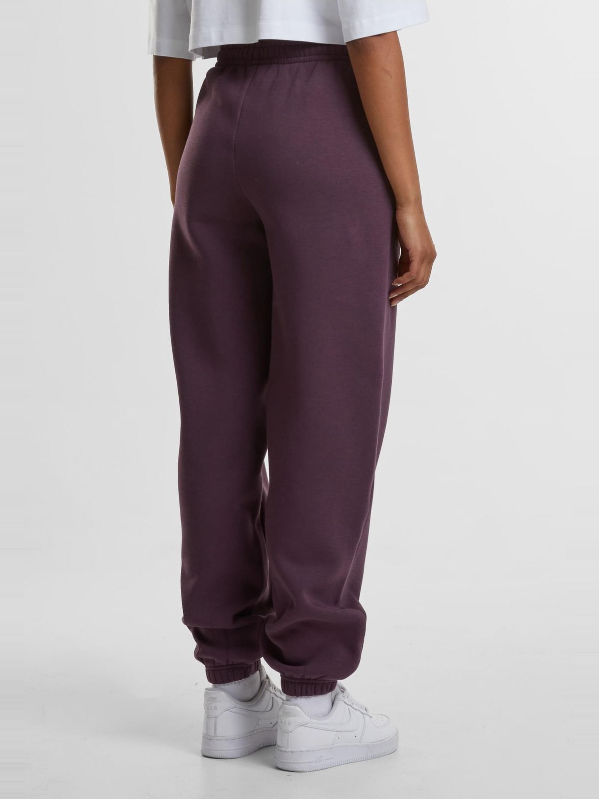 Ladies Fluffy Sweatpants Urban Classics TB7107-18329 plumpurple