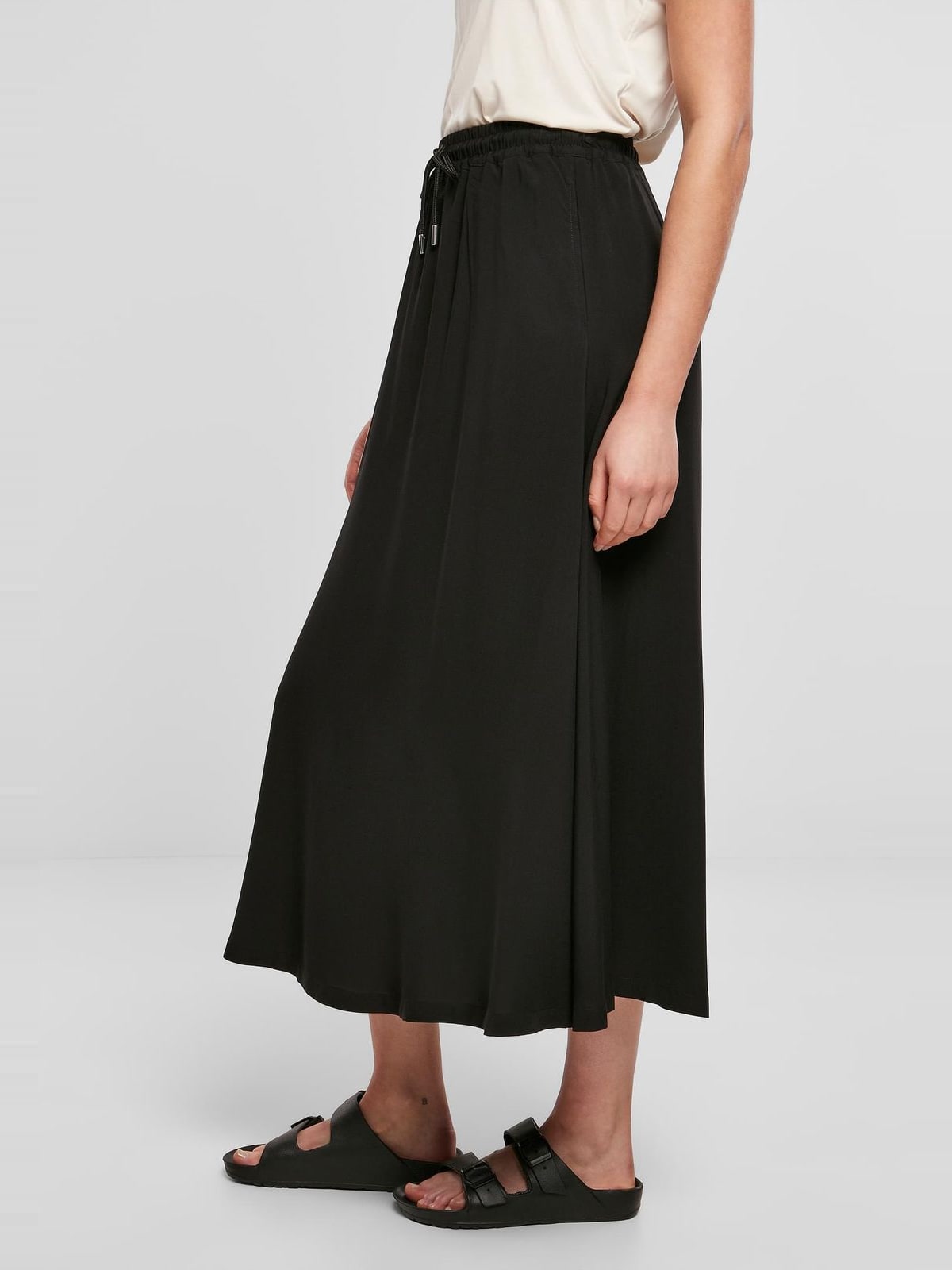 Φούστα midi από βισκόζη με ελαστική μέση TB4099-00007 Urban Classics black