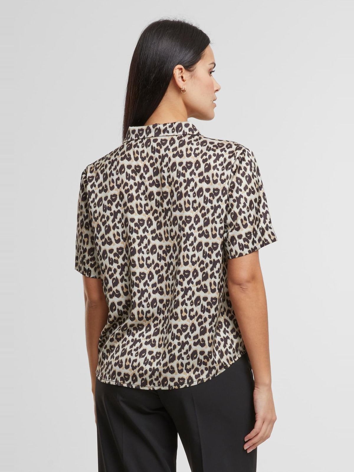 Κοντομάνικο πουκάμισο Ladies Leo Resort Shirt με λεοπάρ σχέδιο TB7537-01720 Urban Classics
