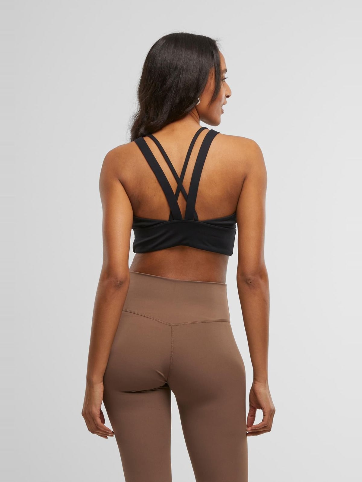 Γυναικείο αθλητικό σουτιέν Ladies Sports Bra Crossed με σταυρωτές τιράντες TB7809-00007 Urban Classics black