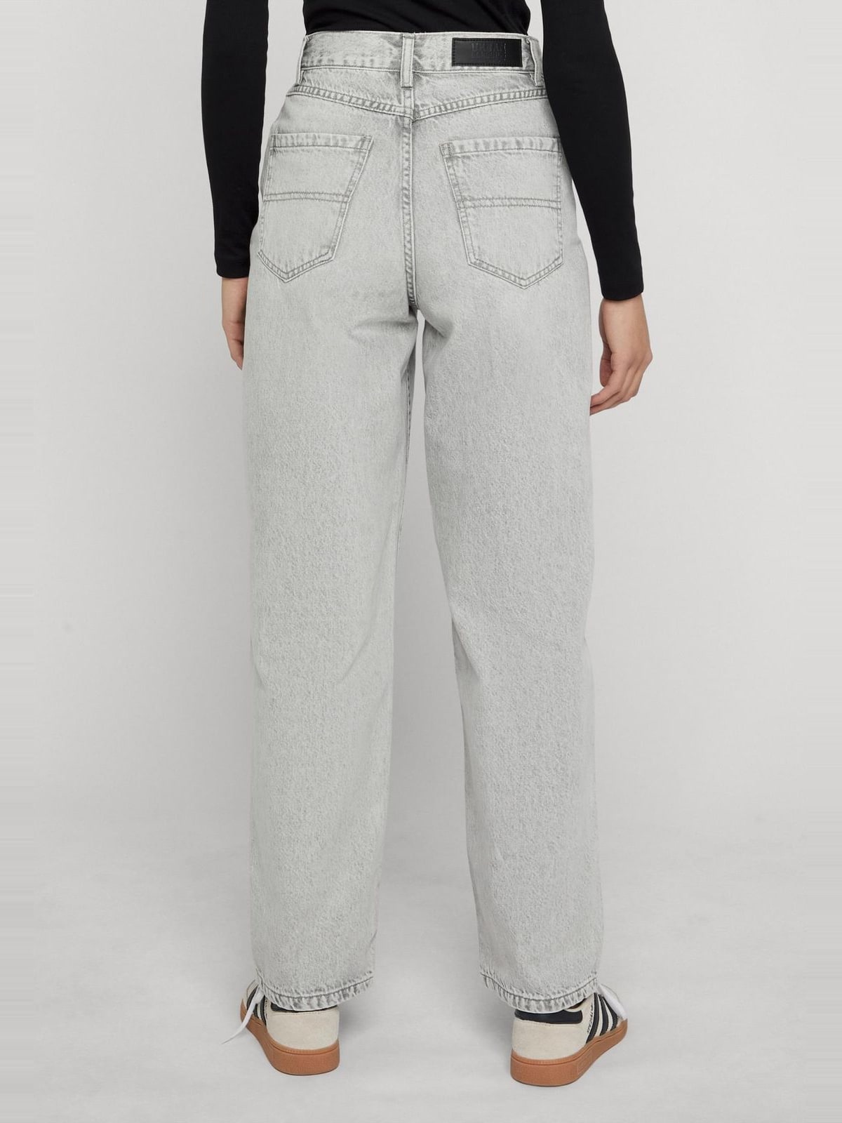 Γυναικείο παντελόνι τζιν High Waist 90's Wide Leg φαρδιά γραμμή TB4524-21543 Urban Classics light silver grey washed