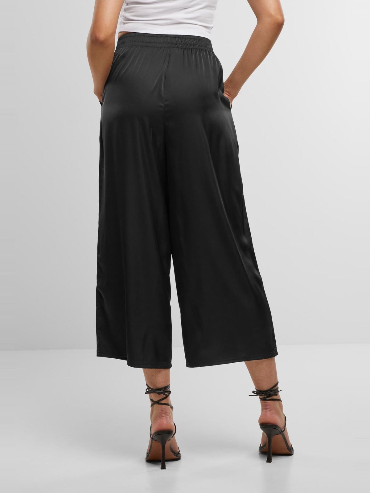 Γυναικεία παντελόνια culottes Ladies Satin Wide Leg με ελαστική μέση TB7488-00007 Urban Classics black