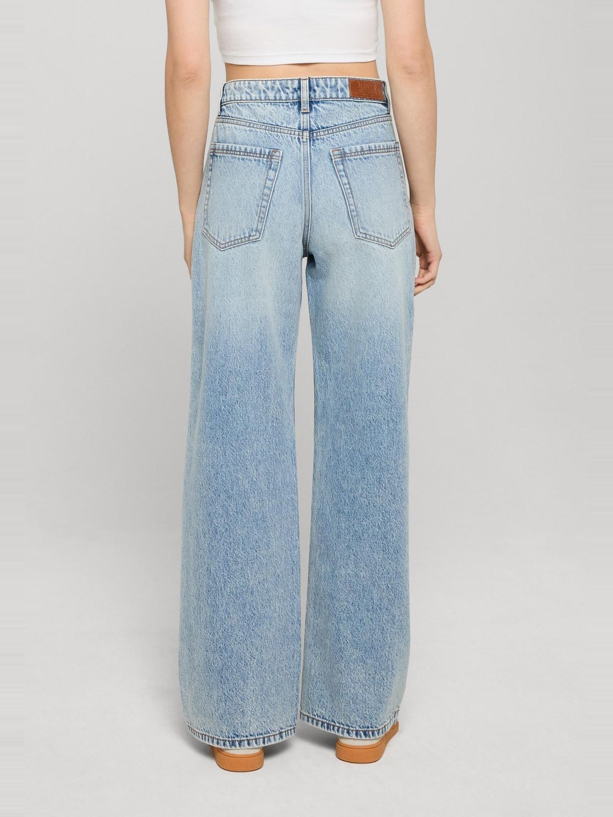 Γυναικεία τζιν φαρδιάς γραμμής Ladies Regular Wide Leg με vintage αίσθηση TB8141-21546 Urban Classics dirty light blue acid washed