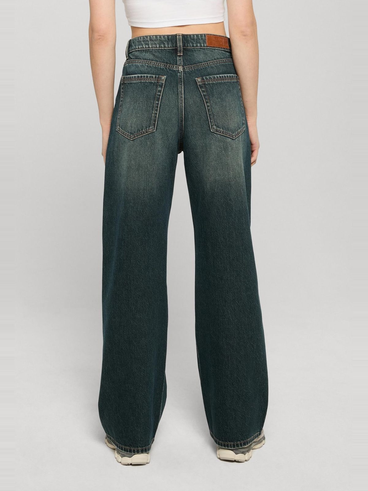 Γυναικεία τζιν φαρδιάς γραμμής Ladies Regular Wide Leg με vintage αίσθηση TB8141-21547 Urban Classics deep mid blue dirty washed