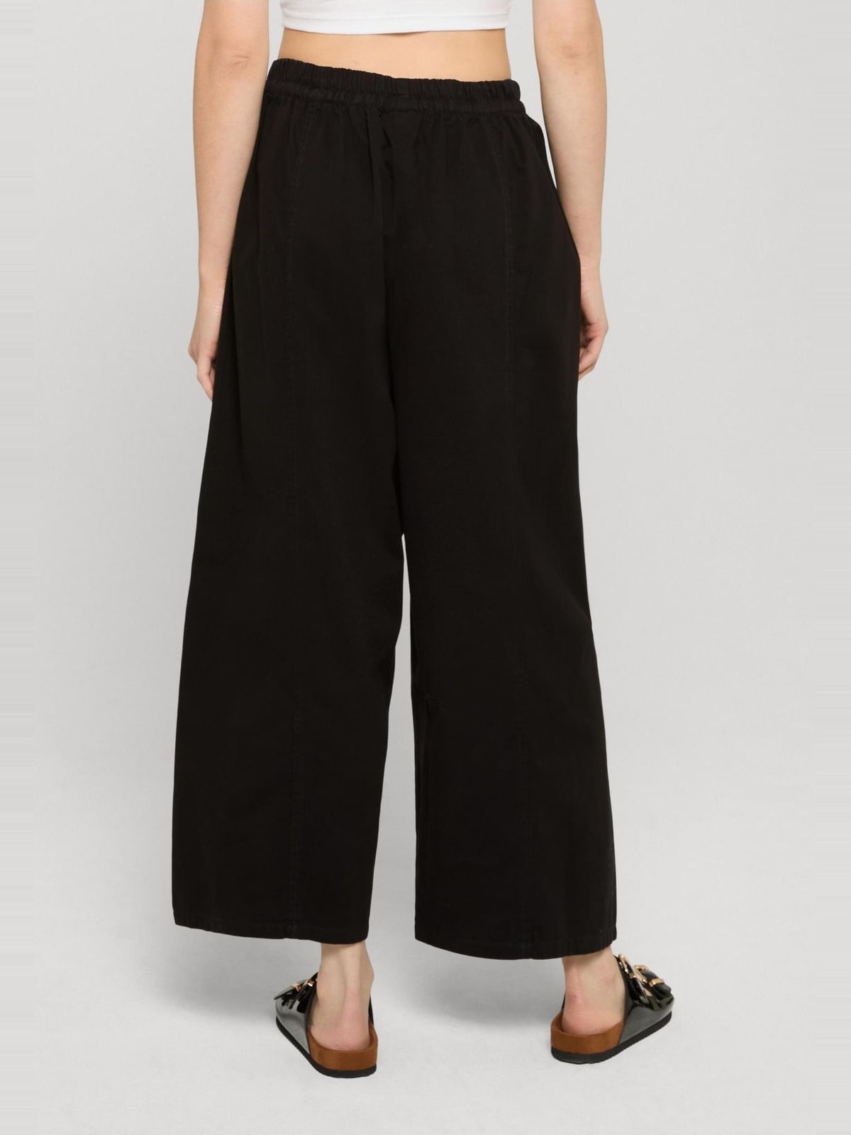 Γυναικεία παντελόνια Barrel Cropped με φαρδιά σιλουέτα TB8286-00007 Urban Classics black