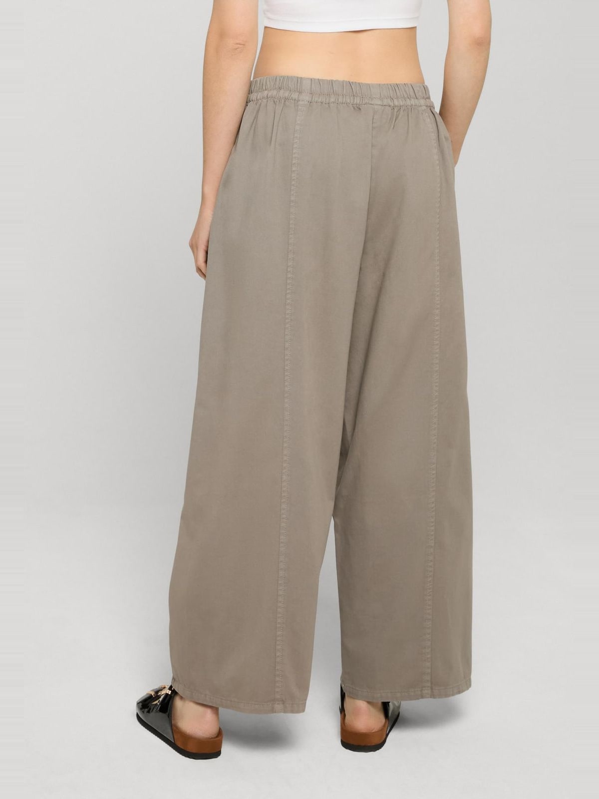 Γυναικεία παντελόνια Barrel Cropped με φαρδιά σιλουέτα TB8286-01325 Urban Classics cloud