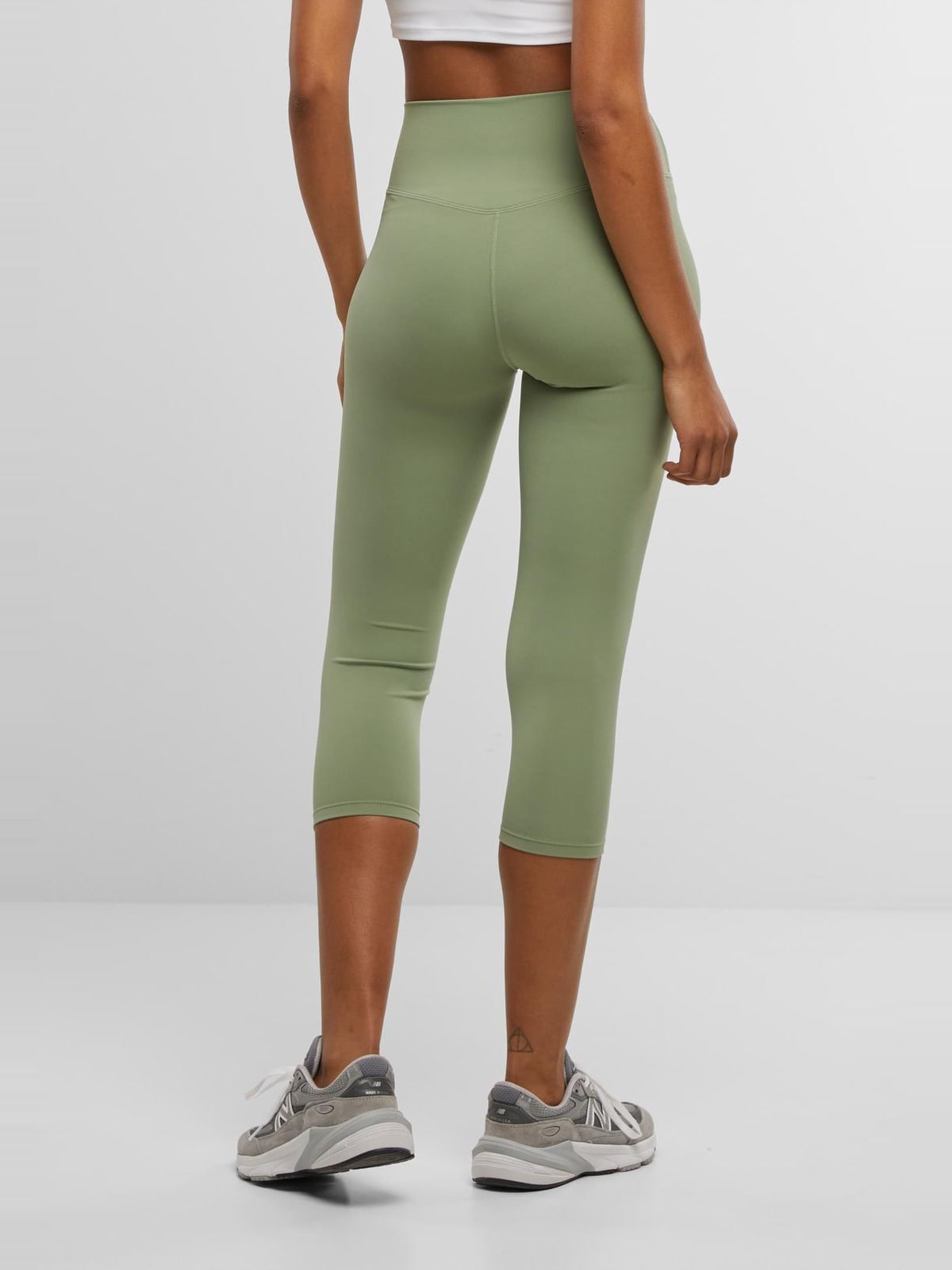 Γυναικεία Capri Leggings skinny εφαρμογή για άνεση TB7808-20524 Urban Classics matcha green