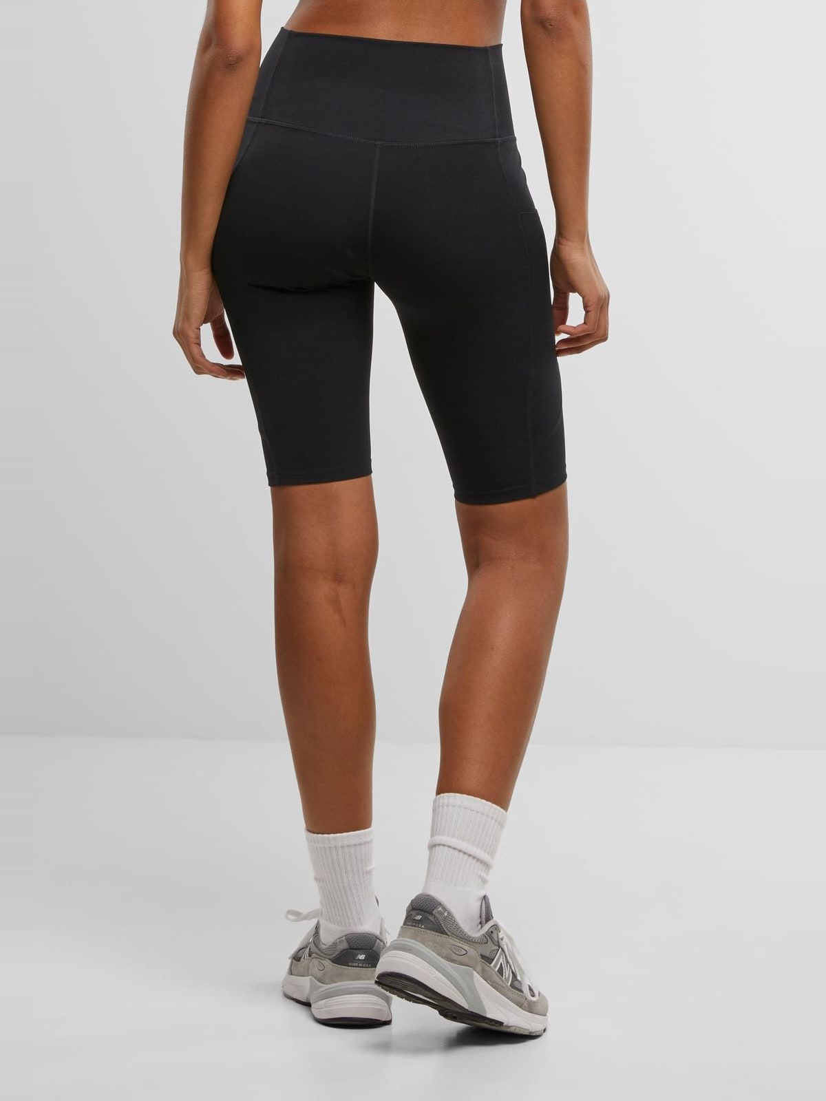 Γυναικεία ποδηλατικά σορτς Cycling Short με εφαρμογή skinny TB7813-00007 Urban Classics black