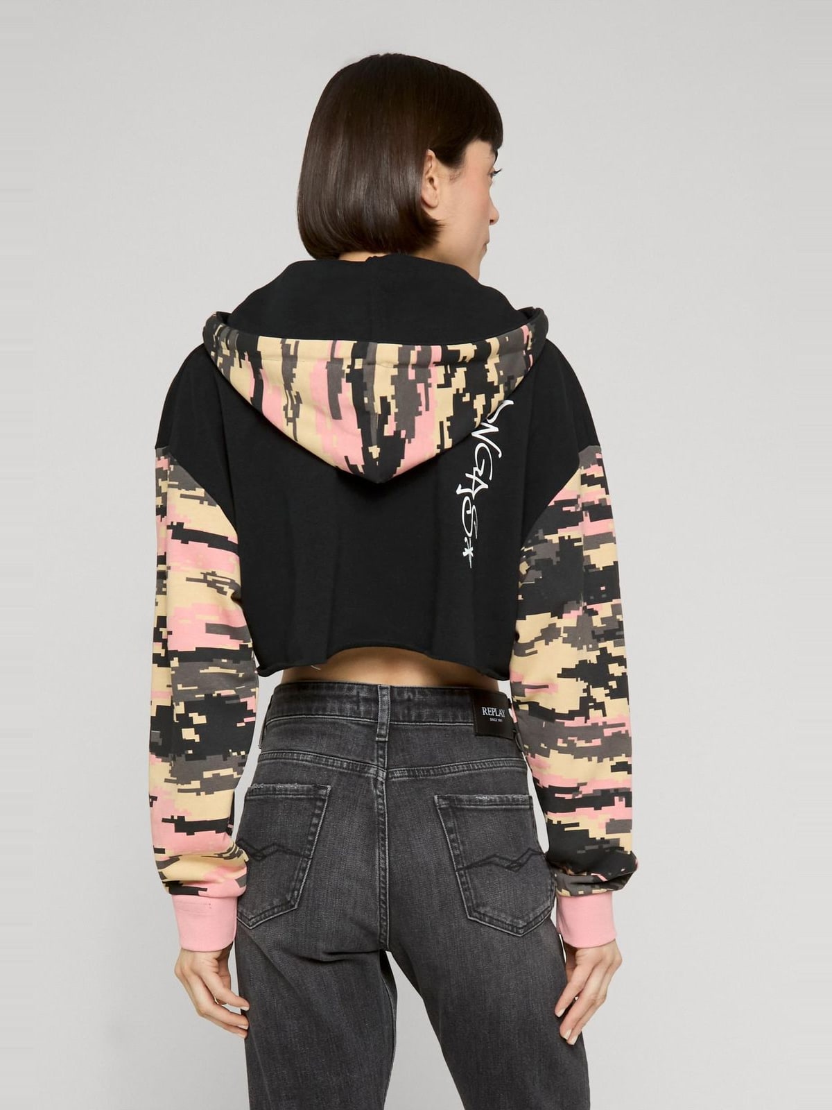 Hoodie Ecstatic με cropped κόψιμο και εντυπωσιακά σχέδια DLHD139-17103 Dangerous DNGRS black/pixelcamouflage