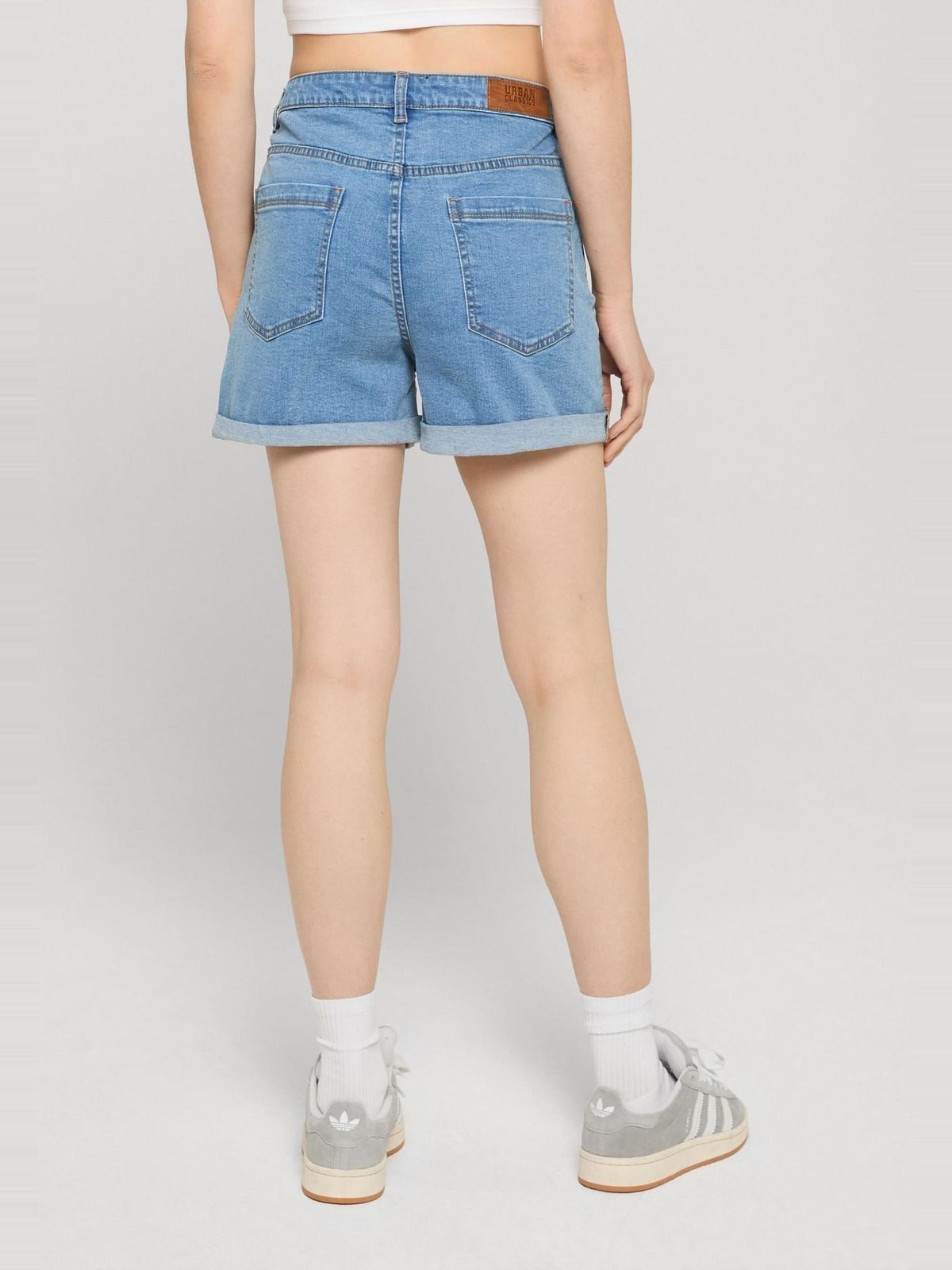 Γυναικεία σορτς υψηλής μέσης Denim Shorts με άνετη εφαρμογή TB8371-04326 Urban Classics light blue washed