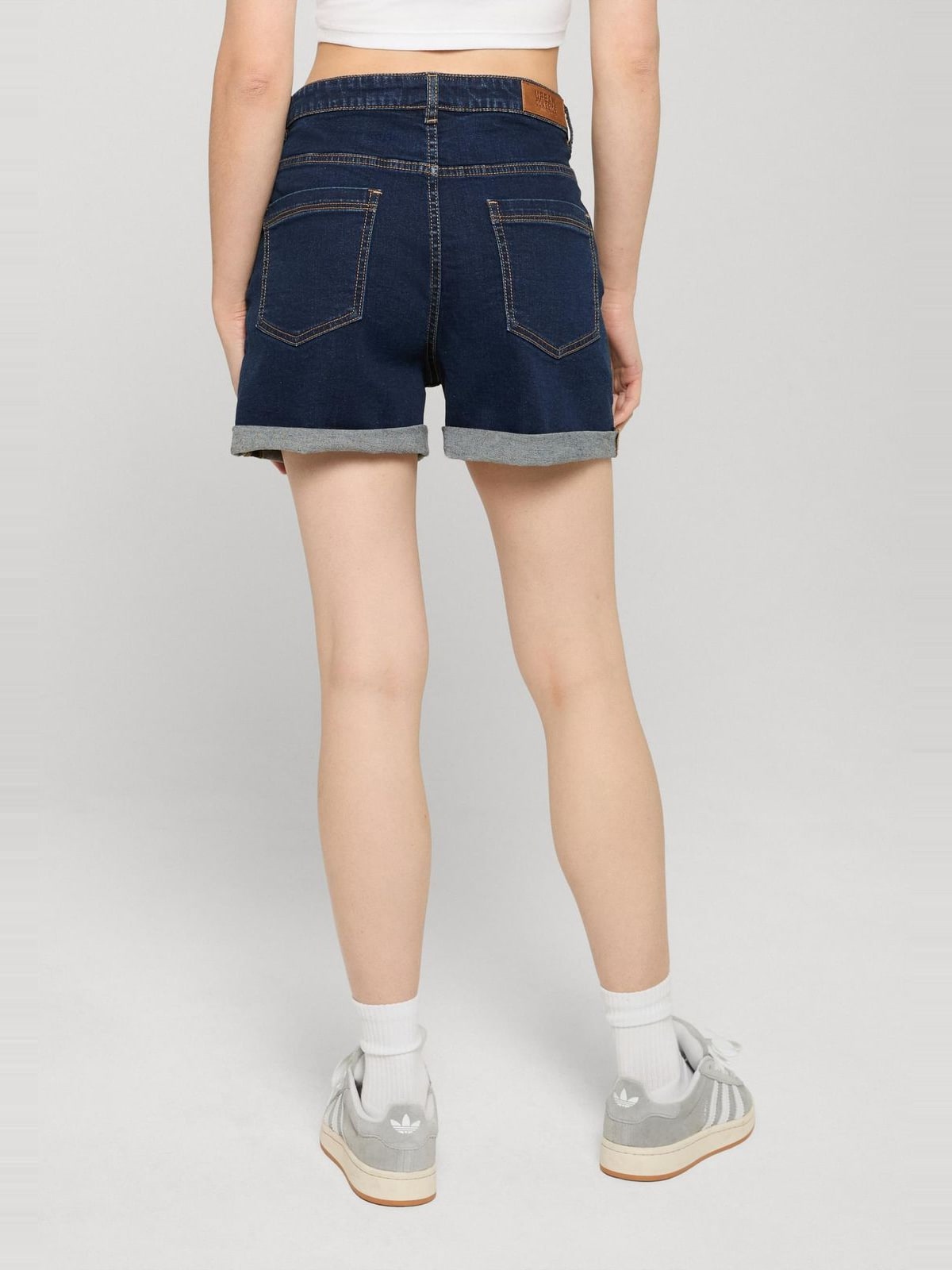 Γυναικεία σορτς υψηλής μέσης Denim Shorts με άνετη εφαρμογή TB8371-12060 Urban Classics dark blue washed