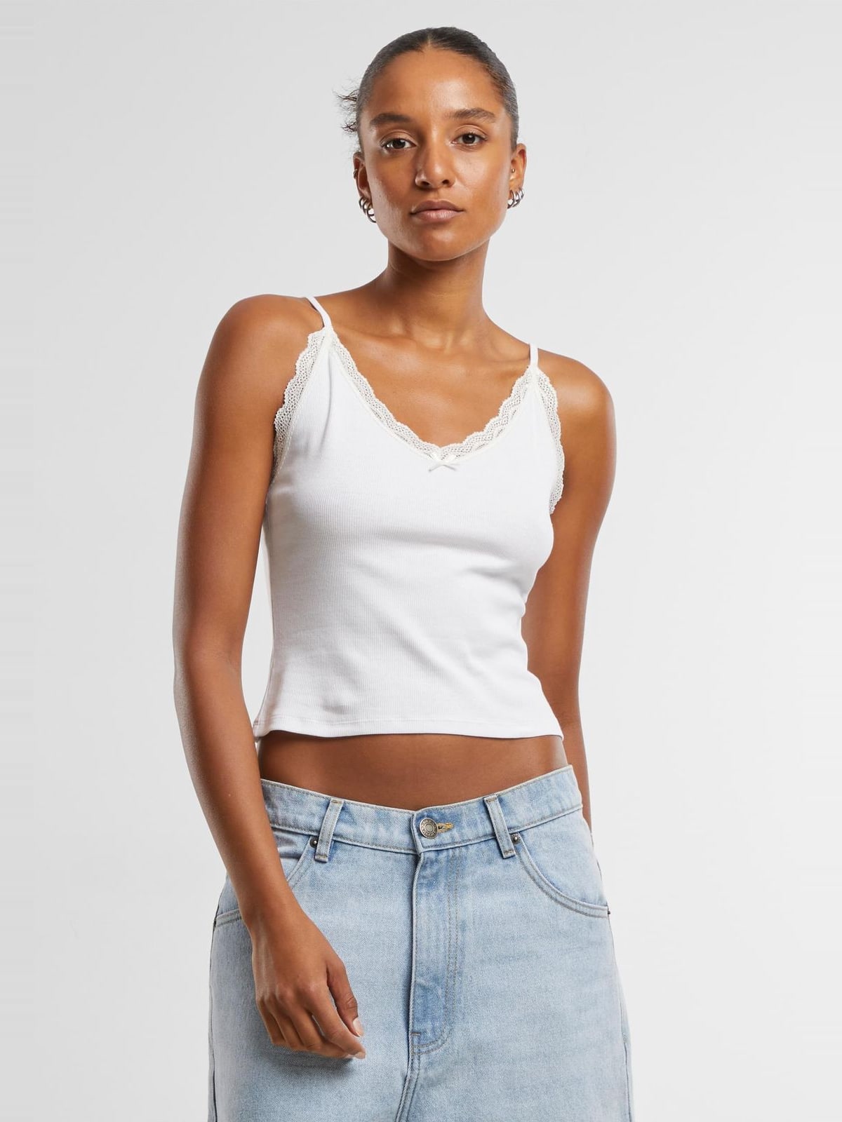 Γυναικείο τοπ V-Neck Lace Top 2-Pack με λεπτομέρεια δαντέλας TB7514A-20673 Urban Classics paleolive+offwhite