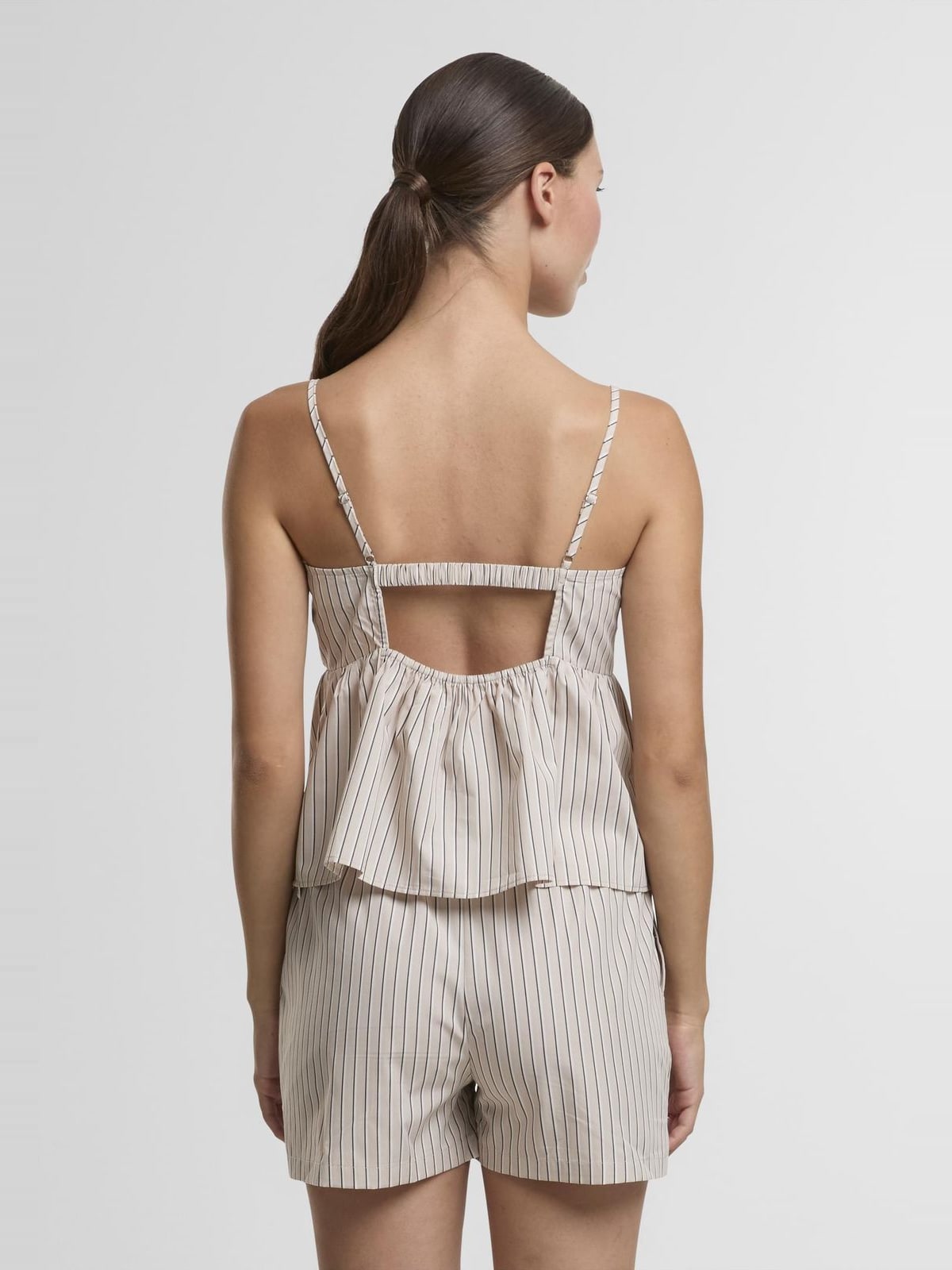 Γυναικεία μπλούζα cami με ρίγες και peplum σχέδιο TB7531-20691 Urban Classics cloud/white
