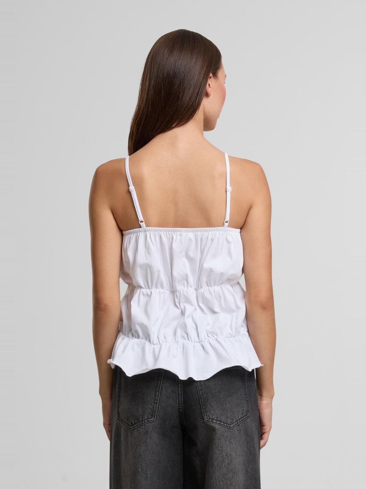 Αμάνικο τοπ Ladies Tiered Cami Top με ρυθμιζόμενες τιράντες TB7532-00220 Urban Classics white